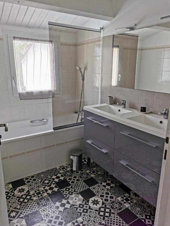 Gîtes, Chambres d'Hôtes La Maison d'Amis Puilboreau Exterior foto